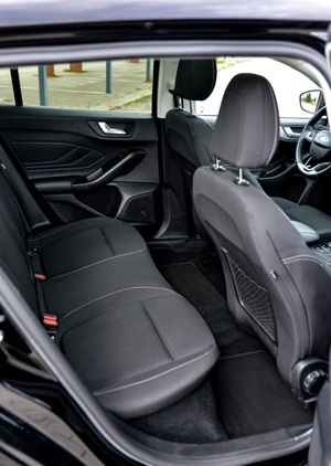 Ford Focus cena 63990 przebieg: 143600, rok produkcji 2019 z Cedynia małe 466